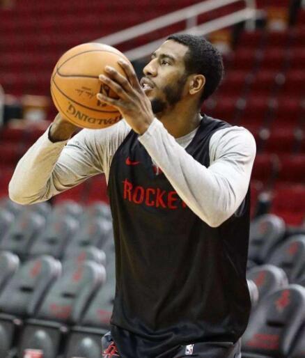 穆勒入选温哥华白浪下赛季大名单，原合同2025年底到期（穆勒入围温哥华白浪新赛季名单，现有合同至2025年底到期）