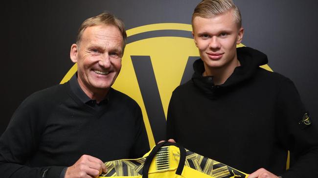 王哲林：新赛季首先要打好开局，希望常规赛有好的排名（王哲林：新赛季力争开门红，常规赛冲击更高排名）