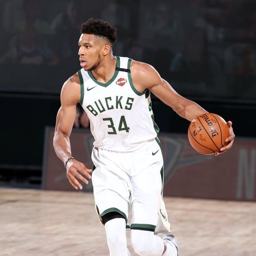 詹姆斯上次常规赛得分未上双时，仅剩6人还是现役球员（自詹姆斯上次常规赛得分未上双以来，仍在役的球员仅剩6人）