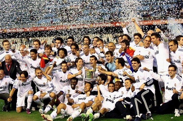 奥莱报列五大联赛有美资背景的俱乐部：共24家，英超有9家（奥莱报统计：五大联赛有美资背景俱乐部24家，英超占9家）