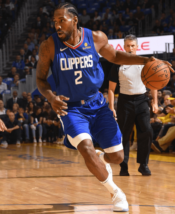 张本智和遇窘境：张本兄妹被国乒重创，夹在日本和中国球迷间受气（张本智和陷困局：兄妹遭国乒重击，夹在中日球迷之间饱受压力）