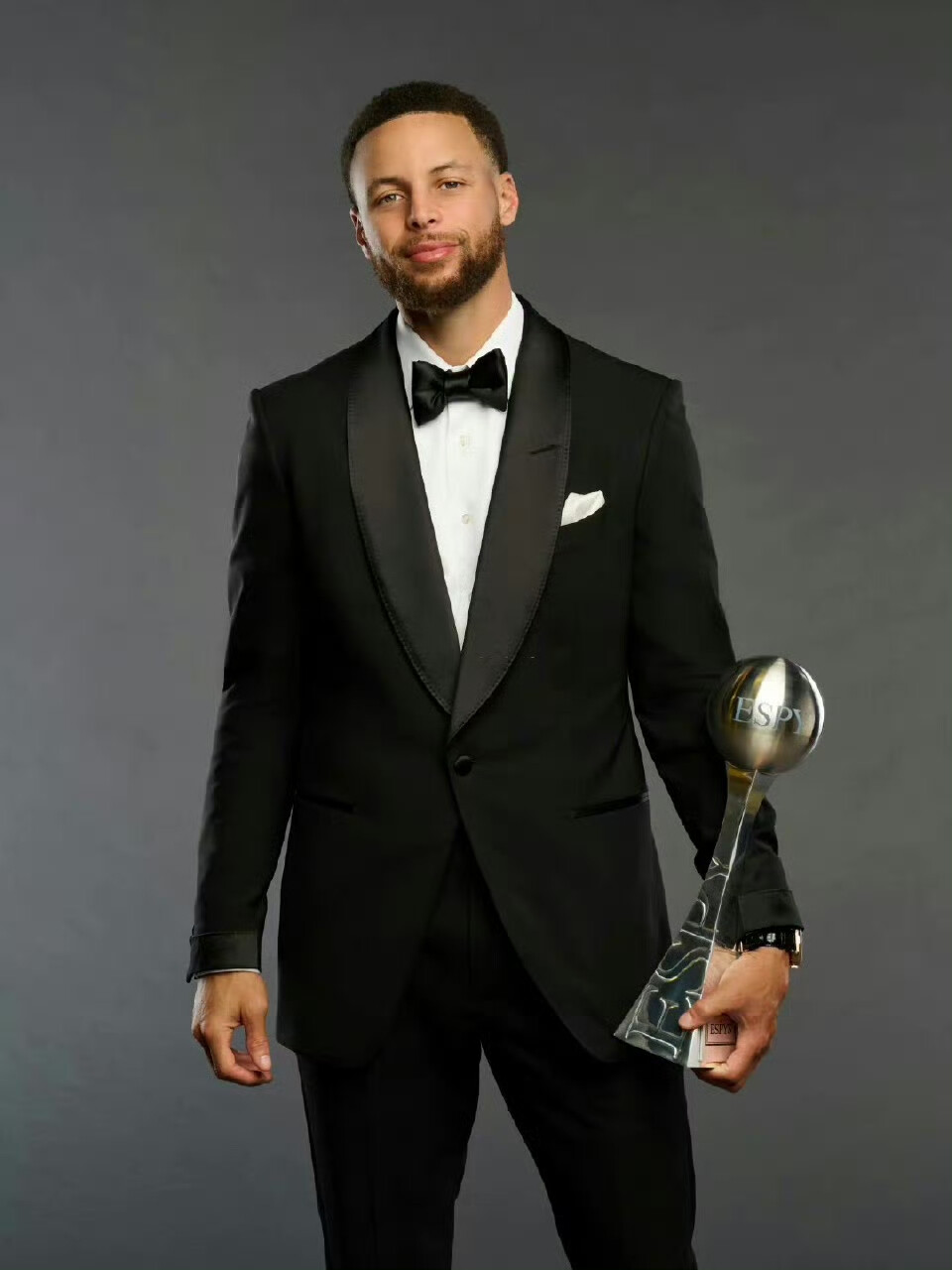 索尔巴肯：圣西罗为哈兰德鼓掌是顶级礼遇；挪威将进入新时代（索尔巴肯：圣西罗向哈兰德致敬的掌声堪称最高礼遇，挪威足球迈入新纪元）