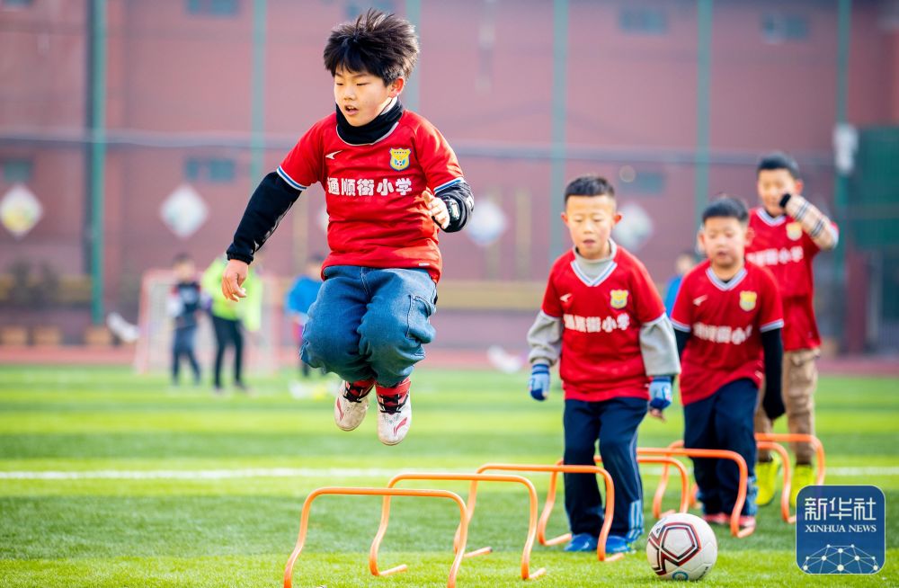 亚足联官方：国安因对阵河内公安比赛中的冲突被罚款5000美元（亚足联通报：国安因与河内公安比赛冲突被罚5000美元）