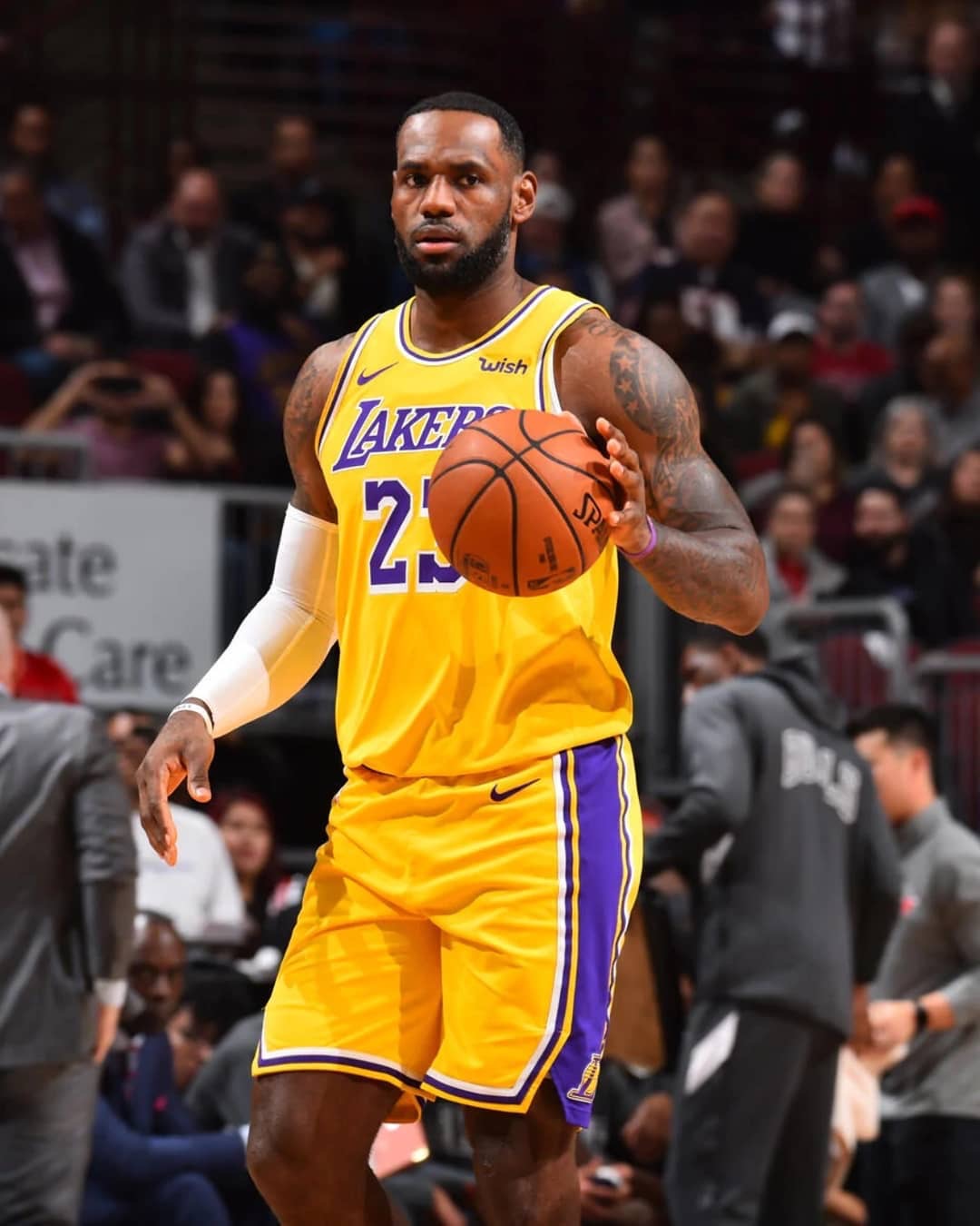 姆希塔良：如果这都是点球，那么禁区内的每一次接触都是点球（姆希塔良：若这也判点，禁区里每次接触都该算点球）