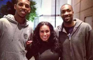 记者：吉乌今天飞往桑德兰，未来24小时内接受体检（记者：吉乌今日启程飞往桑德兰，预计24小时内接受体检）