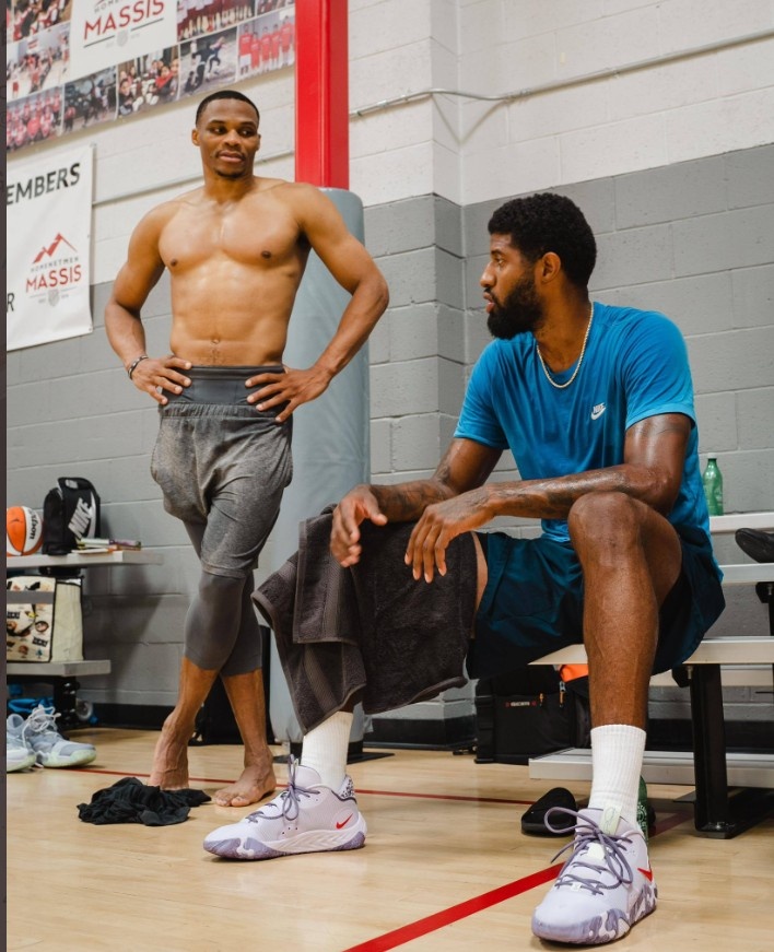 全市场：米兰正在寻找中锋，有意菲尔克鲁格和瑟洛特（全市场：米兰物色中锋，菲尔克鲁格与瑟洛特成引援目标）